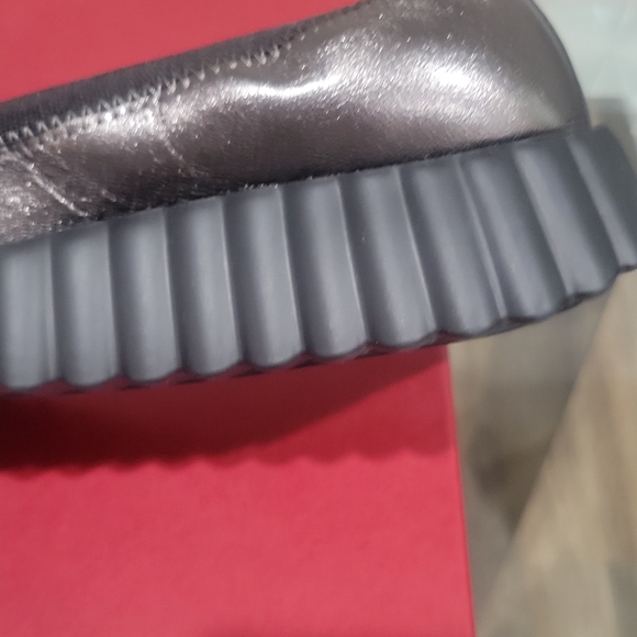 Womens Salvatore Ferragamo Bow Sneaker Shoes Size 6c - Picture 7 of 7